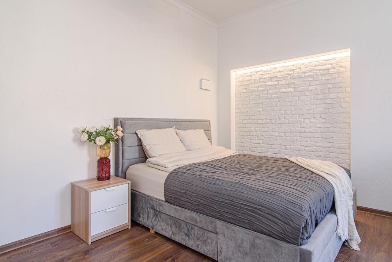 Апартаменти Welcoming Studio In Historic Vilnius With Free Parking By Urban Rent Екстер'єр фото